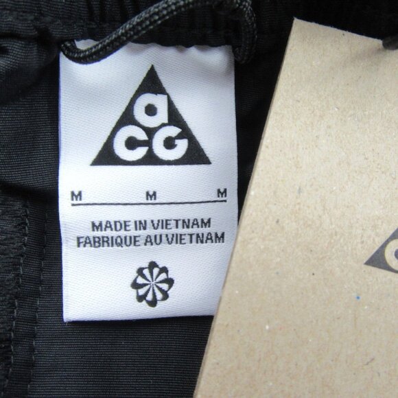 Nike ACG "Snowgrass" Cargo Shorts Mens Size Medium Black NEW - Picture 12 of 16